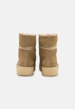 Clarks Originals Wallabeecup Hi - Botas Para La Nieve - Light Tan -Ofertas Clarks Tienda 02b17c99e3bd4967b7dfc270e6aa6b9c