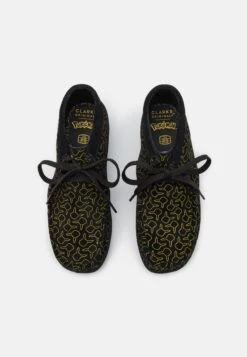 Clarks Pokemon Wallabee Go - Zapatos Con Cordones - Black -Ofertas Clarks Tienda 02c1a929b3a64df2ac1c2f1f8d56fd43