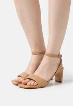 Clarks Seren Strap - Sandalias - Camel