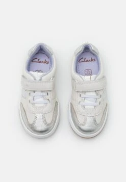 Clarks Fawn Family- Zapatillas - White Metallic 9 Clarks Fawn Family- Zapatillas - White Metallic -Ofertas Clarks Tienda 4637bf7ebbc14f858bdfbac66c72d70a