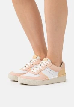 Clarks Craftcup Court - Zapatillas - Pale Peach