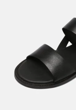Clarks Karsea Strap - Sandalias - Black -Ofertas Clarks Tienda 5cbef0ec495f43fb95d48073bfd0634b