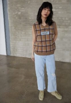 Clarks Originals Botines Bajos - Hellbraunes Veloursleder -Ofertas Clarks Tienda a90f203e551148b6a2691aa5646e98ef