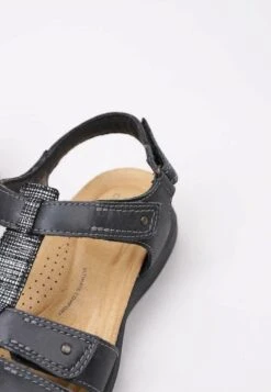 Clarks April Cove - Sandalias De Cuña - Black -Ofertas Clarks Tienda b2ab029e2c0b40ed8f00c9d442665b26