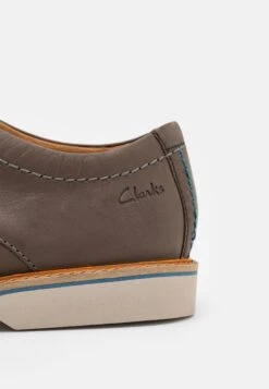 Clarks Atticus - Zapatos Con Cordones - Stone -Ofertas Clarks Tienda bdc189bb7d144aeeb840d4554a035f99